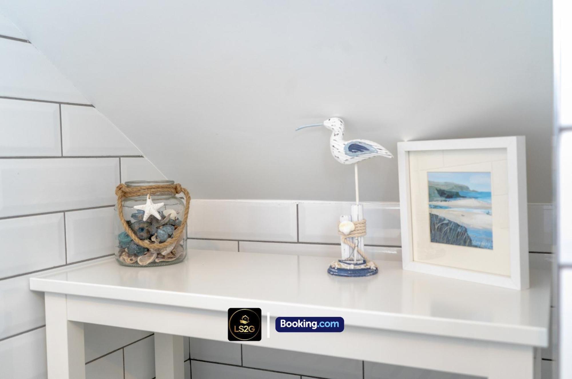 Stunning House By Ls2G Short Lets & Serviced Accommodation Greater London With Free Wifi Exterior foto