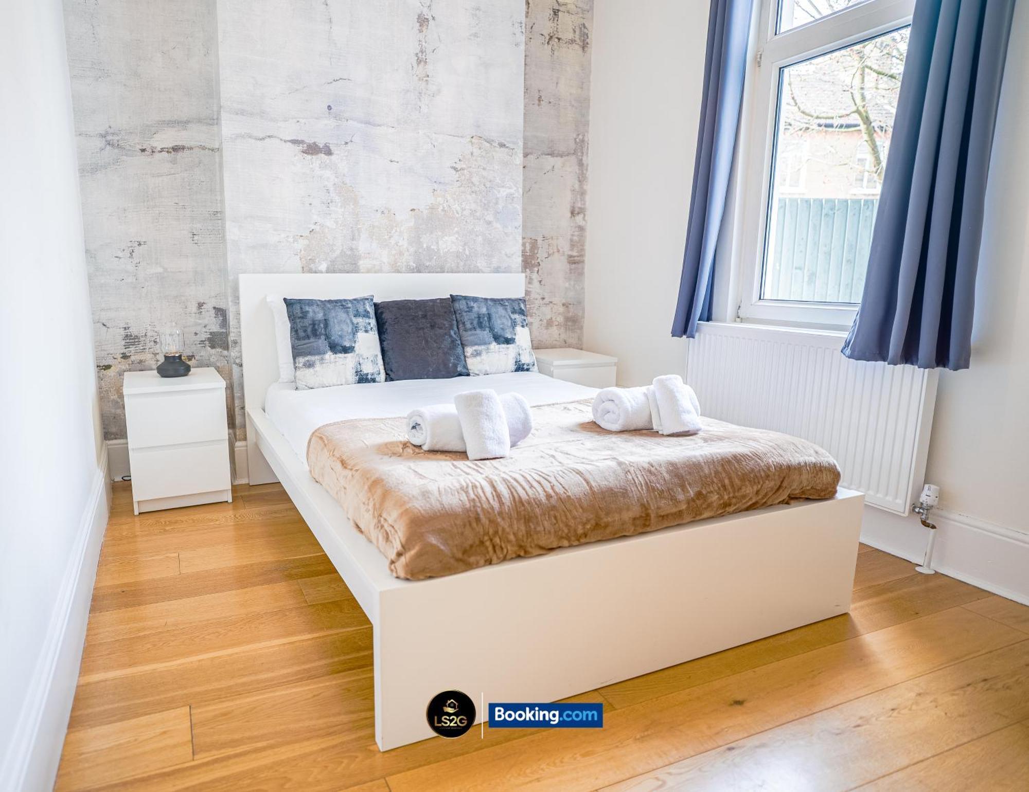 Stunning House By Ls2G Short Lets & Serviced Accommodation Greater London With Free Wifi Exterior foto