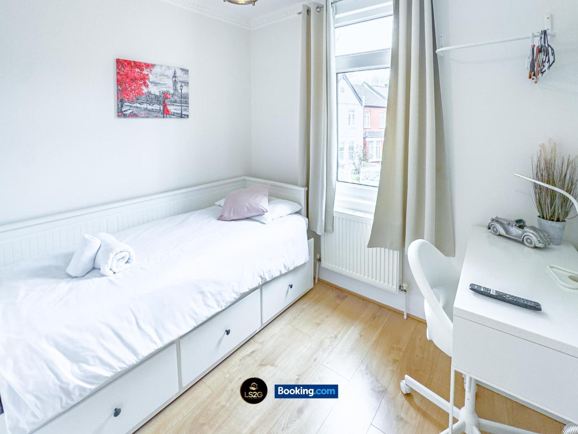 Stunning House By Ls2G Short Lets & Serviced Accommodation Greater London With Free Wifi Exterior foto